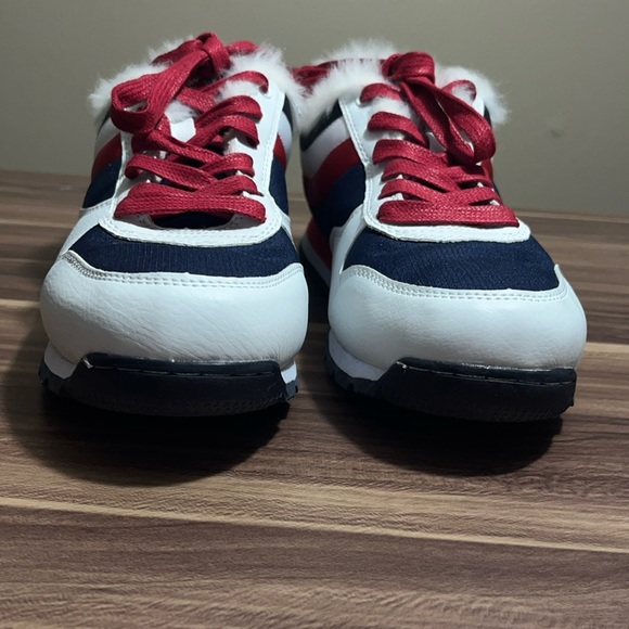 Bear paw Hoodoo red, white, and blue fur sneakers - Picture 7 of 16